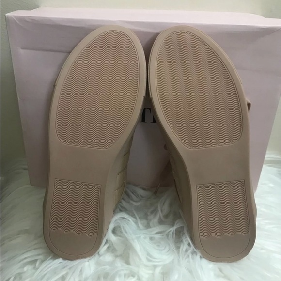 Shoes - Picture 4 of 4